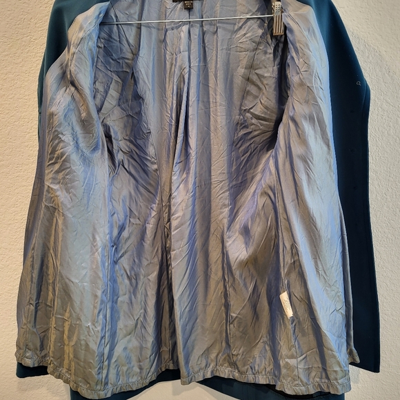 Bebe Pants Suite. Pants Size 2 . Suite Size 4 - Picture 7 of 12